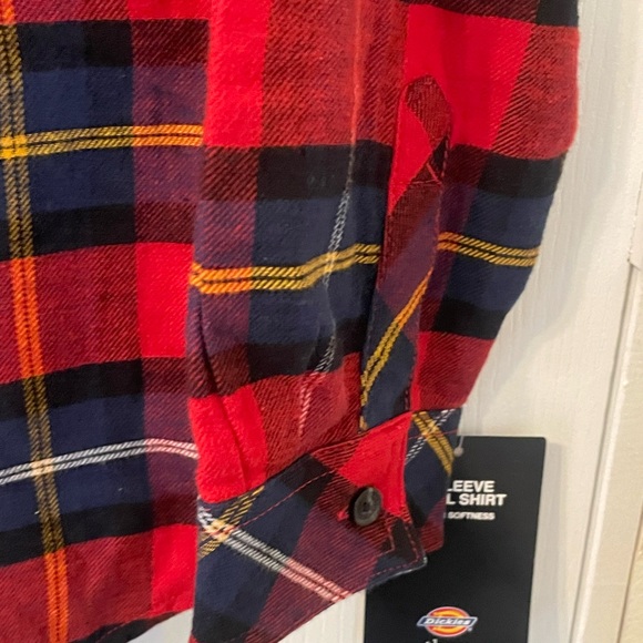 NWT DICKIES WOMENS LONG SLEEVE SHIRT. 100%
SOFT AND COMFORTABLE COTTON - Picture 7 of 11